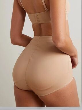 SKIMS BODY BUTT ENHANCING PADDED BRIEF | CLAY